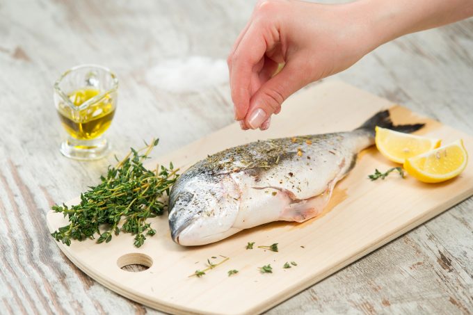 Salar pescado salmuera
