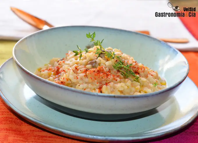 Arroz meloso con setas y queso ahumado