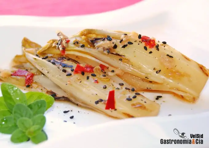 Endibias con salsa nuoc cham