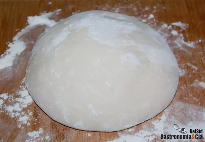 Masa de pizza con cerveza Guinness