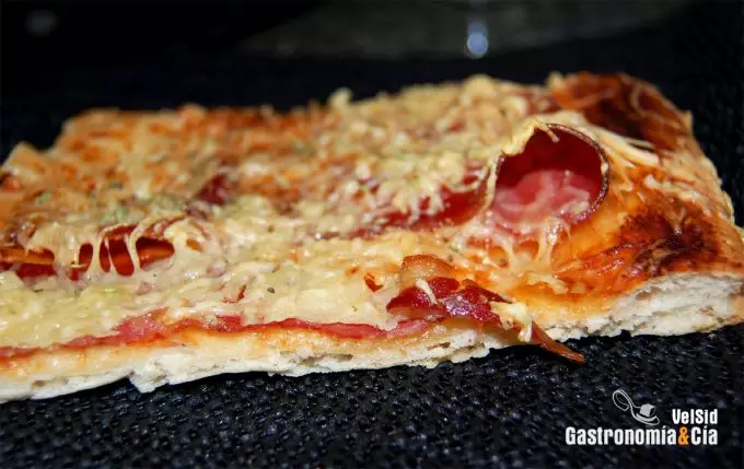 Masa de pizza con masa madre