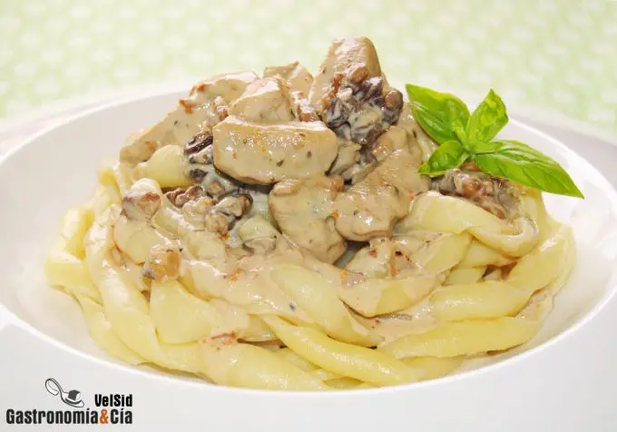 Receta de pasta con pollo y nueces