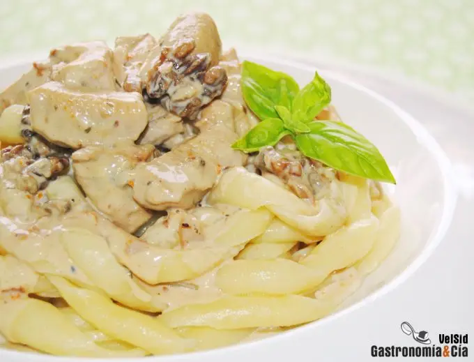 Receta de pasta con pollo y nueces