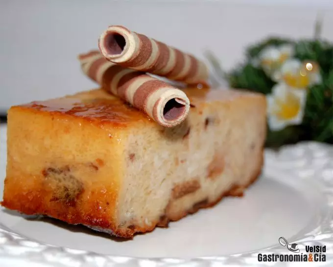 Pudin de brioches al café