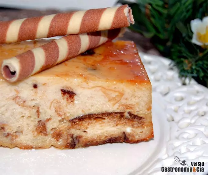 Pudin de brioches al café