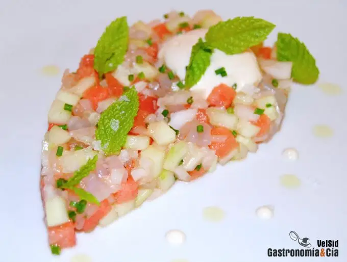 Tartar de gambas, pepino y sandía